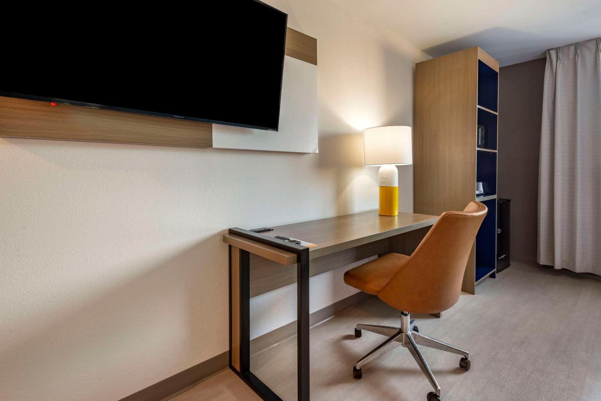 Comfort Inn Philadelphia International Airport West Честер Екстер'єр фото