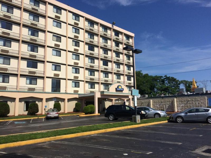 Comfort Inn Philadelphia International Airport West Честер Екстер'єр фото